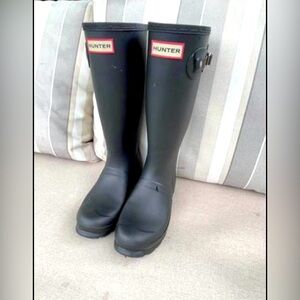 FREE SHIP 🚢 Girls 5 / boys 4 classic black hunter boots